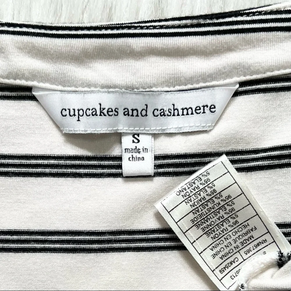 Cupcakes and Cashmere Black White Striped Split Hem Long Sleeve Buttondown Top - Picture 10 of 11